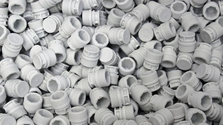 Thermoforming vs Injection Molding for Plastic Cup Production.png